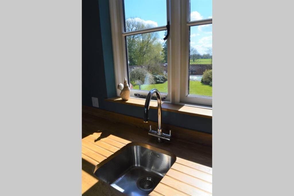 Cockloft Romantic Countryside Hideaway Bishops Cannings Extérieur photo